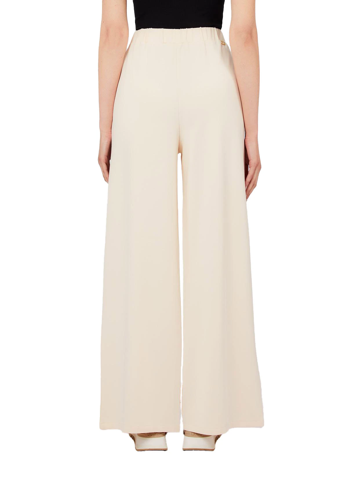 Wide-leg Silhouette Trousers with Slit Details Gallery