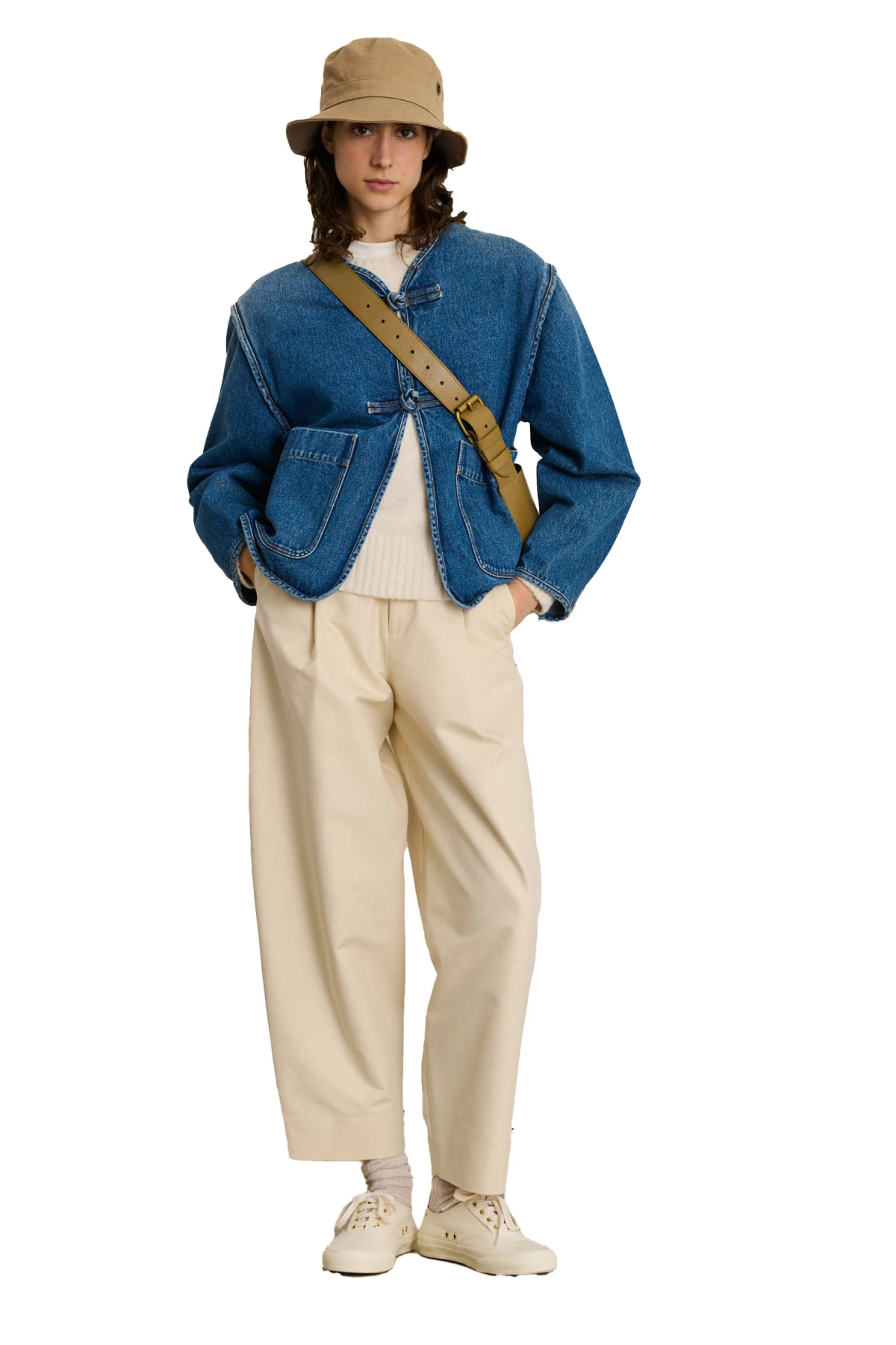 Short and straight cut denim jacket Gallery