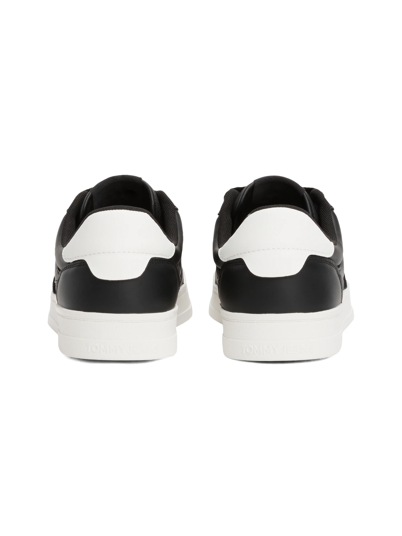 The Greenwich Essential Leather Sneakers Gallery