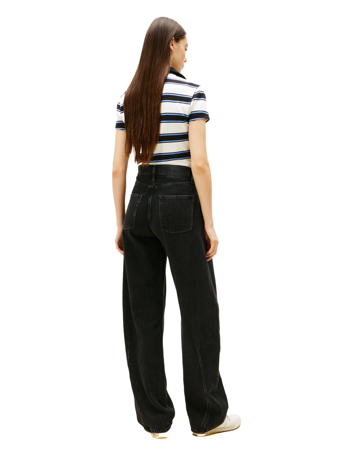 Mid Rise Barrel Leg Black Jeans Gallery