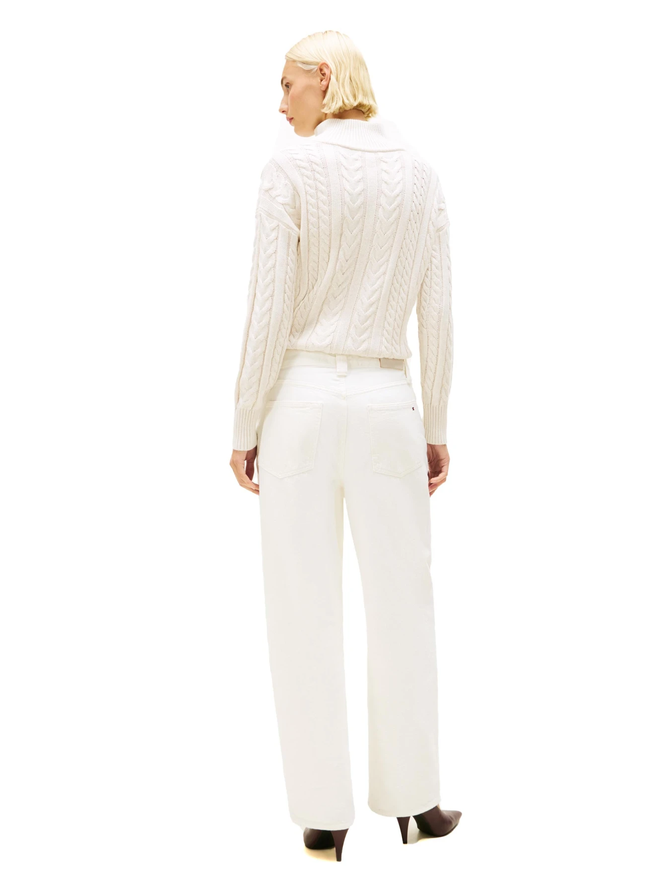 Mid Rise Tapered Barrel Leg Jeans Gallery