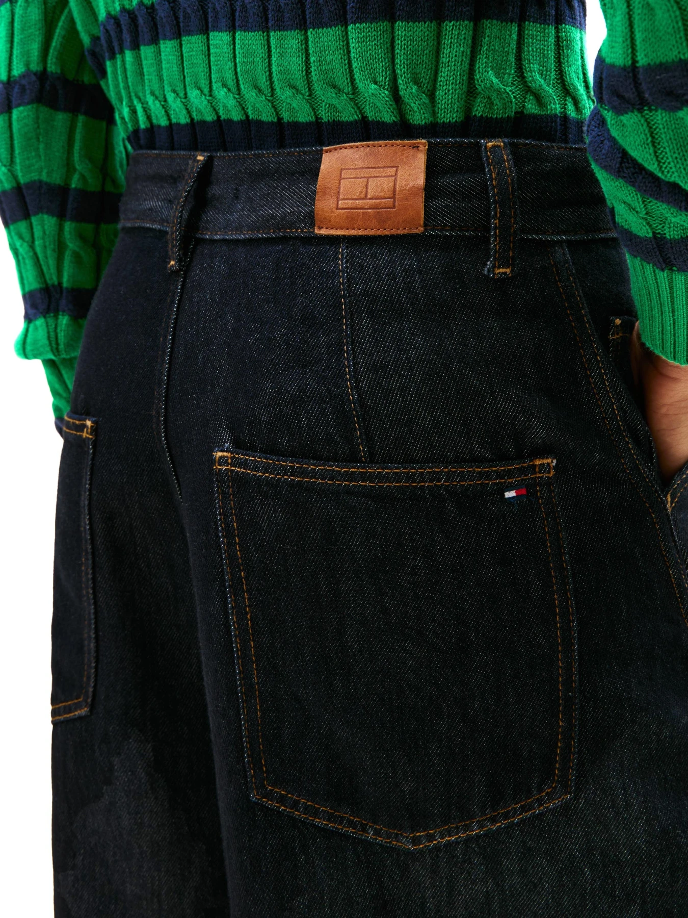 High Rise Loose Balloon Leg Jeans Gallery