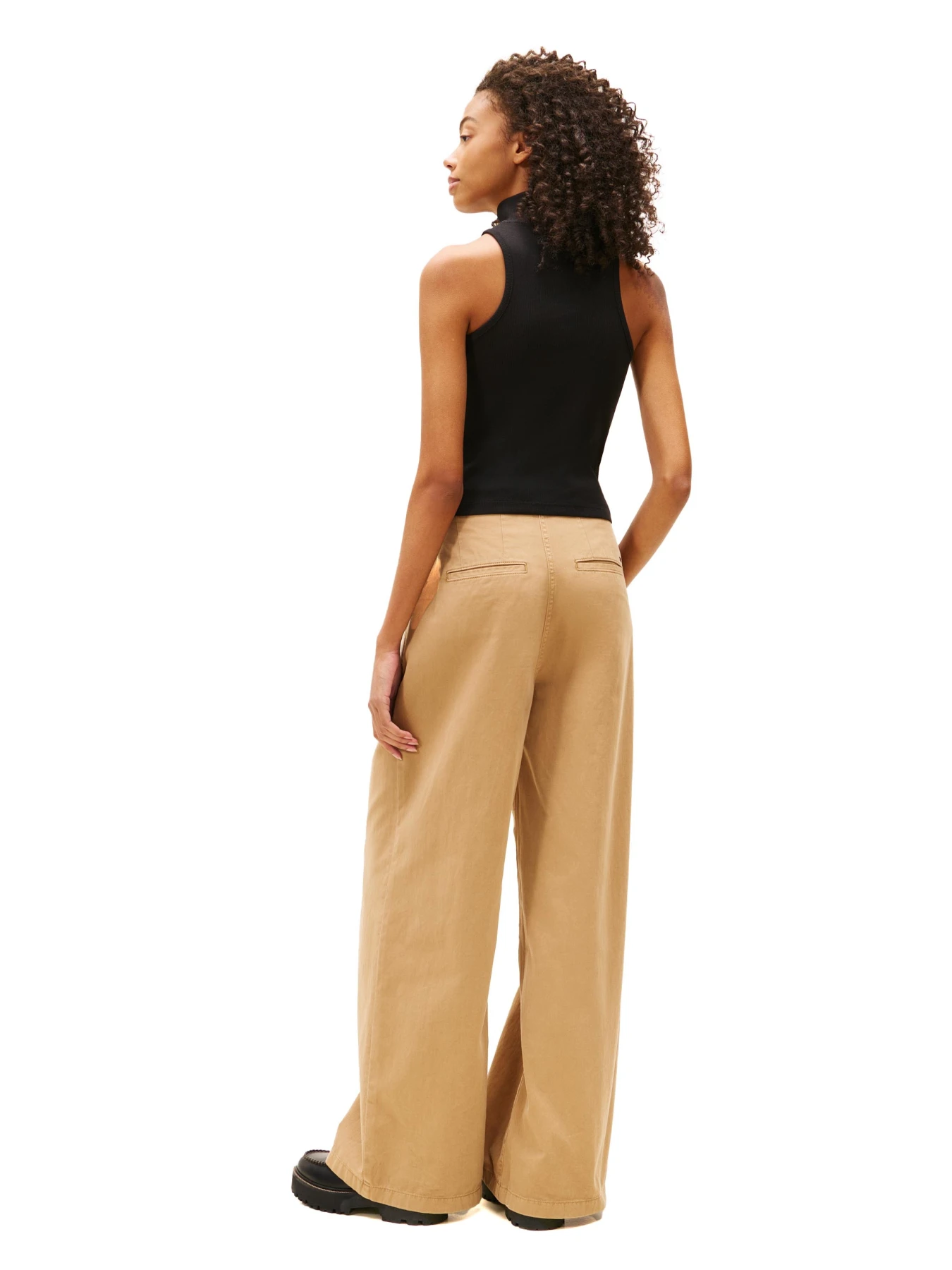 Tommy Badge Slim Fit Tank Top Gallery