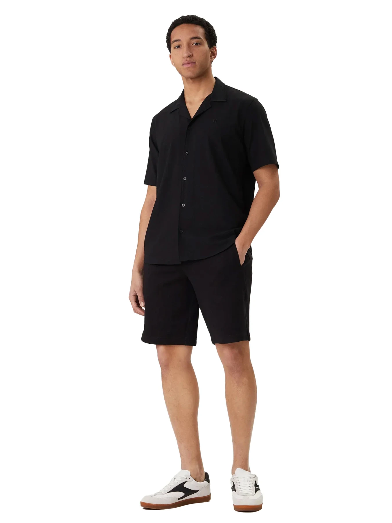 Relaxed-Fit Seersucker Camp Collar Short Sleeve Shirt Gallery