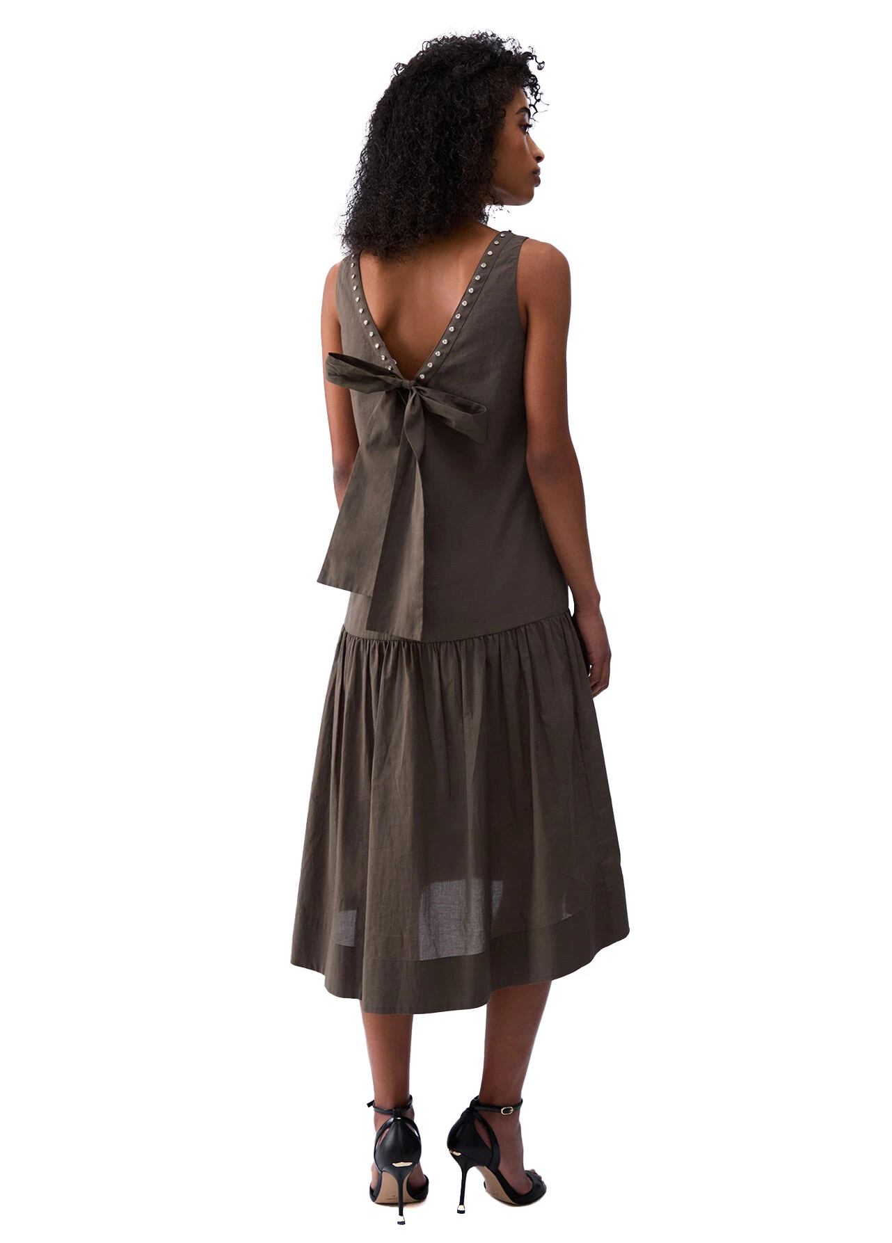 Long Muslin Sleeveless Dress With Precious Stones Gallery