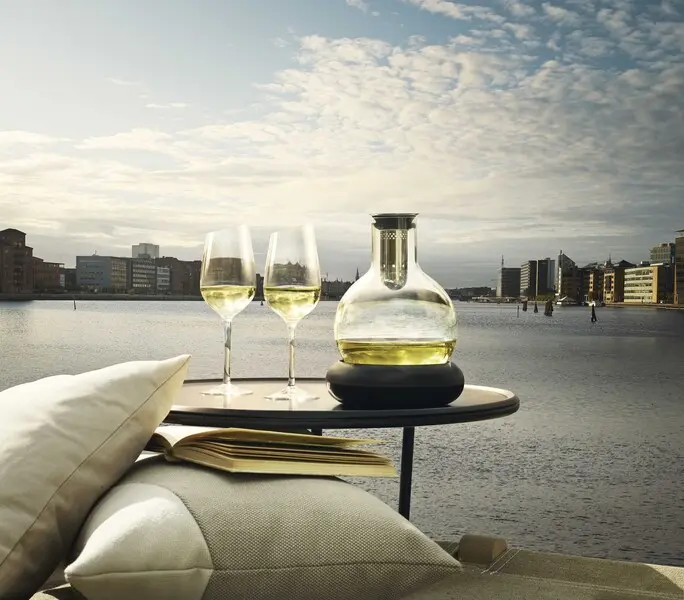 Decanter carafe w/cool 7 Image