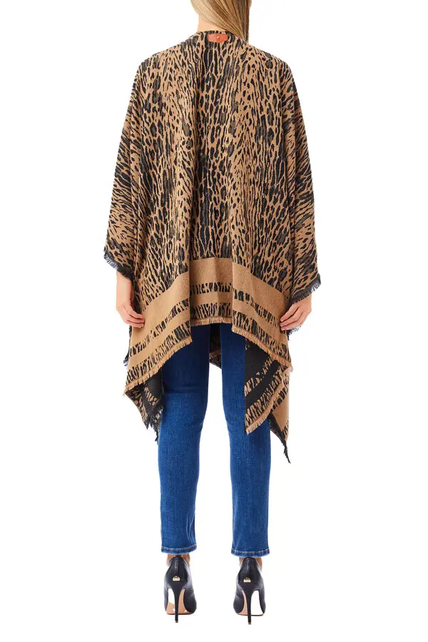 Animal-print poncho 1 Image