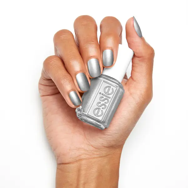 Essie Apres-Chic, Salon-Quality Nail Polish, Vegan formula for flawless coverage, easy-glide brush   2 Image