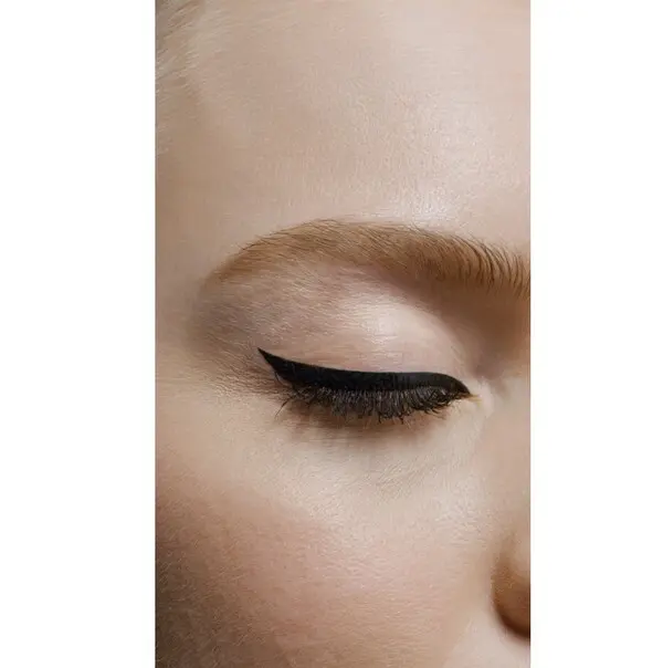 Liner Signature Eyeliner  3 Image
