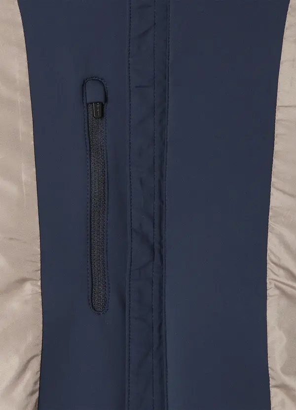 Padding Shoulder Softshell Jacket 2 Image
