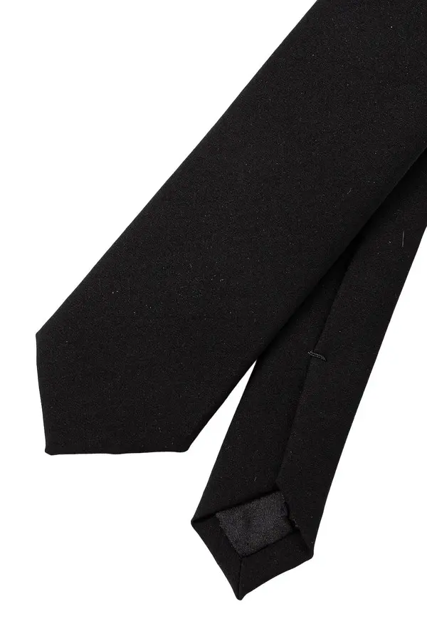 Smooth Fabric Tie 1 Image