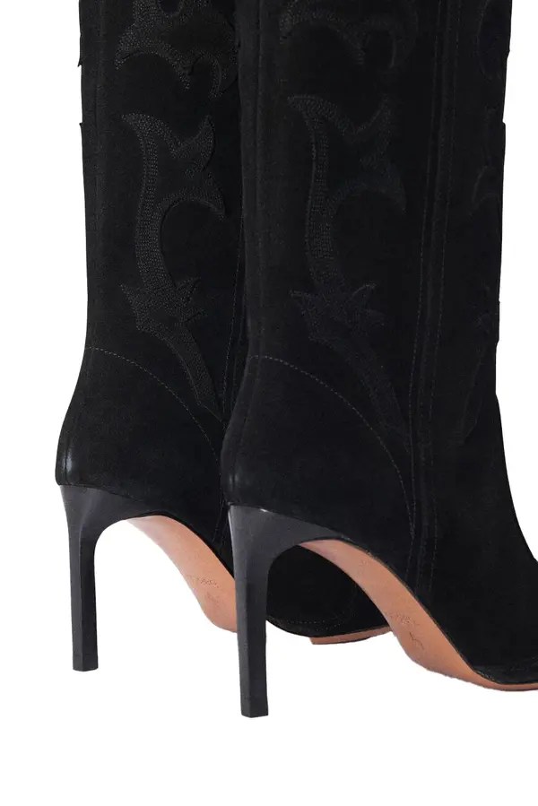 Heeled suede boots 1 Image