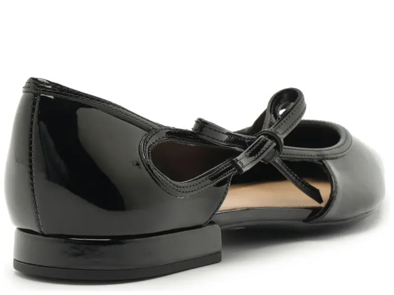 Patent Leather Cut-Out Flats with a Bow 2 Image