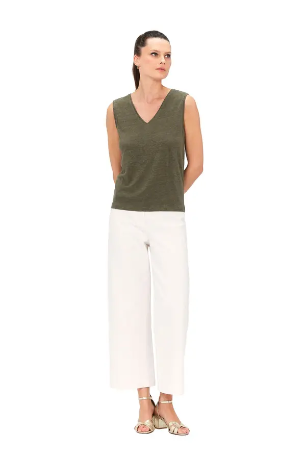 Sleeveless Linen V-neck Top 2 Image
