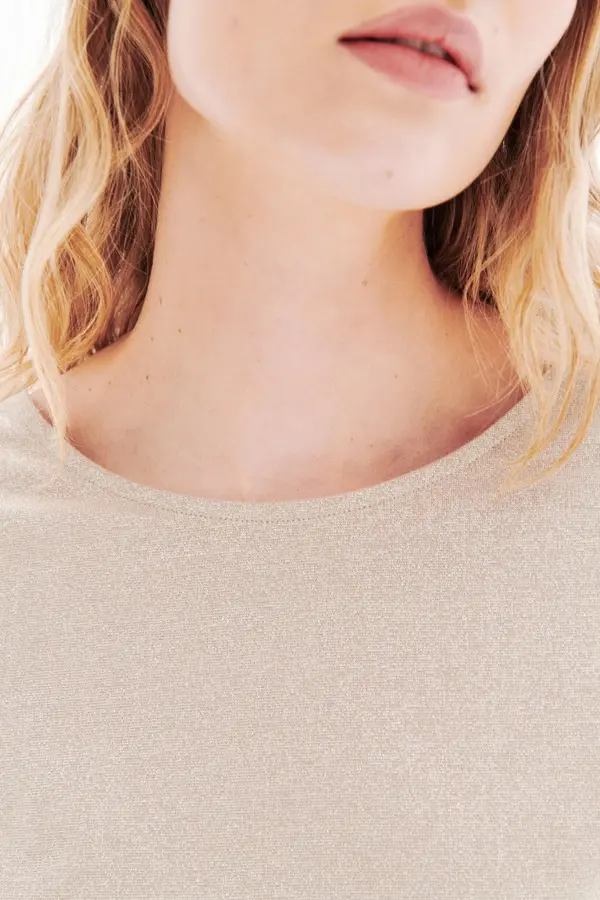 Round-neck Short Sleeve T-shirt 3 Image