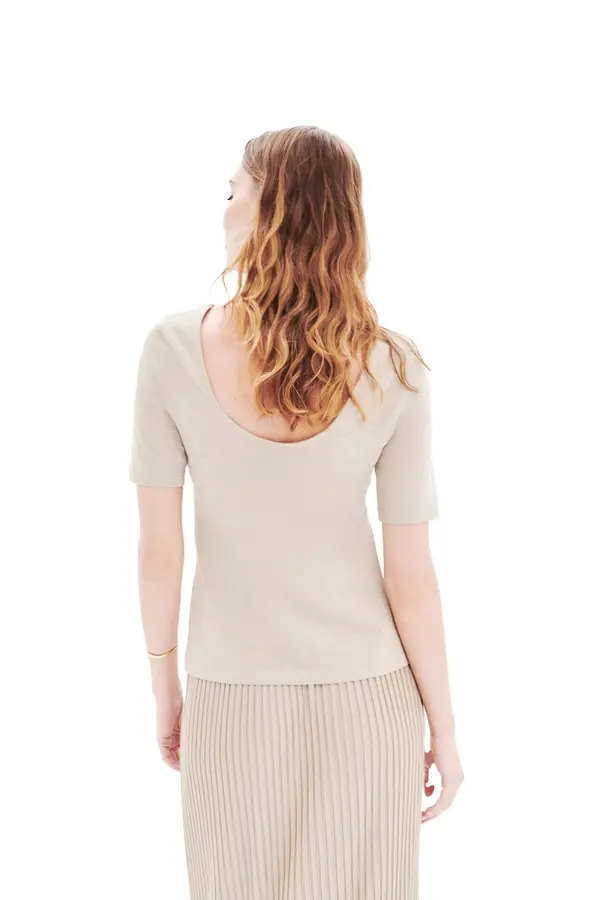 Round-neck Short Sleeve T-shirt 4 Image