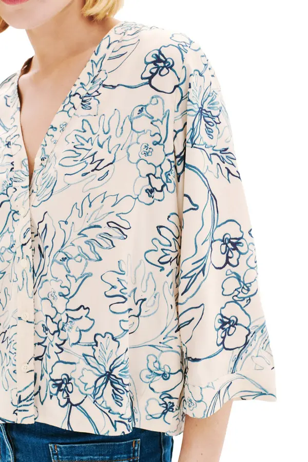 Patterned V-neck Blouse 3 Image