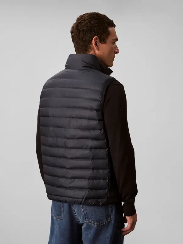 High-neck padded Vest 3 Image