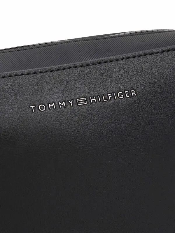 Logo Detail Wash Bag 2 Image