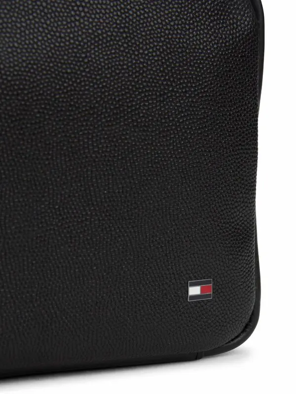Bold Hilfiger Flag Leather Washbag 2 Image