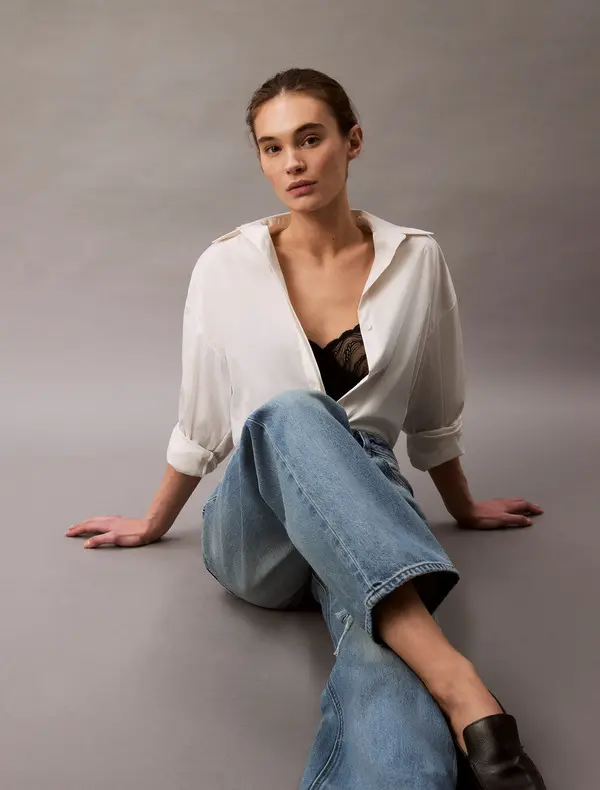 Mid Waist Straight Jeans 1 Image