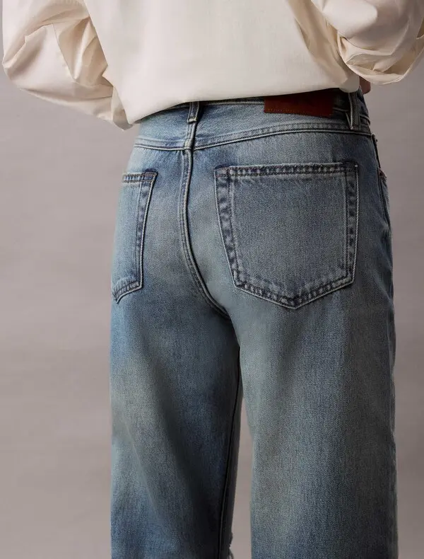 Mid Waist Straight Jeans 3 Image