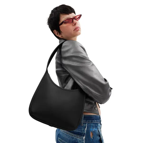 Cure zip leather shoulder bag 2 Image