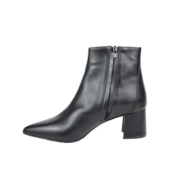 Leather Ankle Boots With Multiple Buckles 1 Image