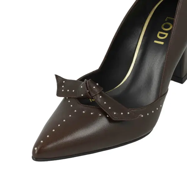 Leather Pump with Studs Bow 3 Image