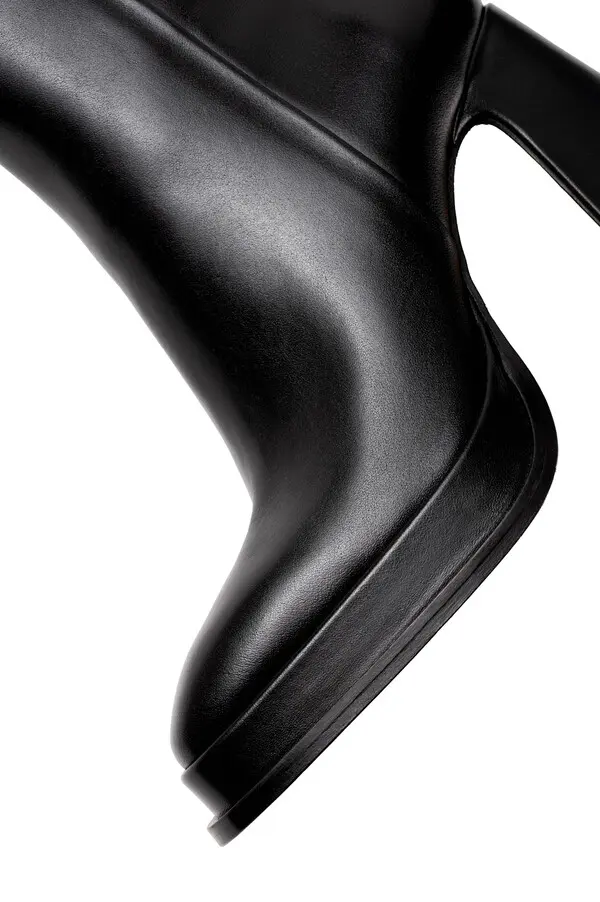 Chuncky Heel Leather Ankle Boots 1 Image