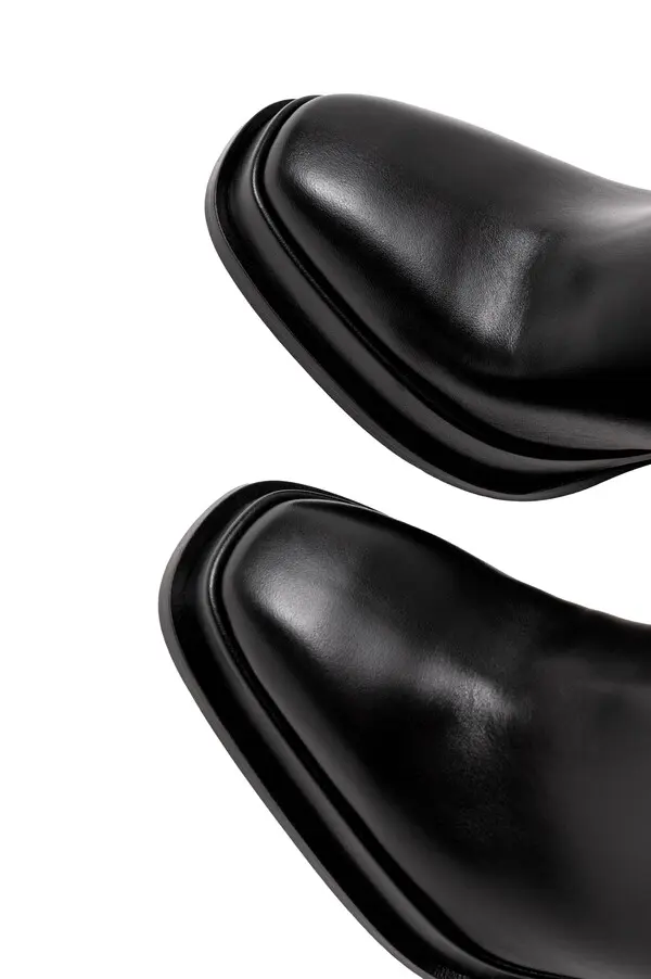 Chuncky Heel Leather Ankle Boots 2 Image