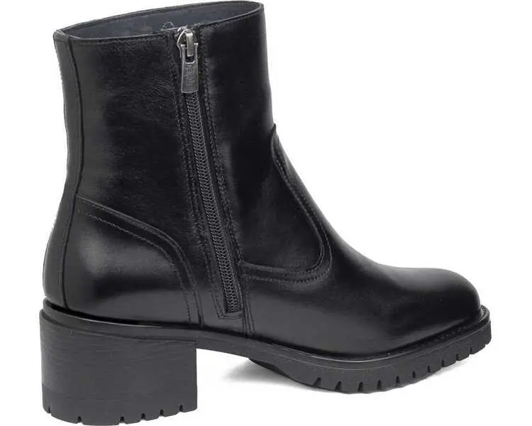 Block Heel Leather Ankle Boot With Lug Sole 2 Image