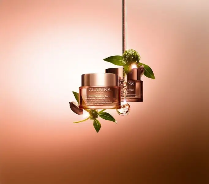 Extra-Firming Day Face Cream with SPF 15 2 Image