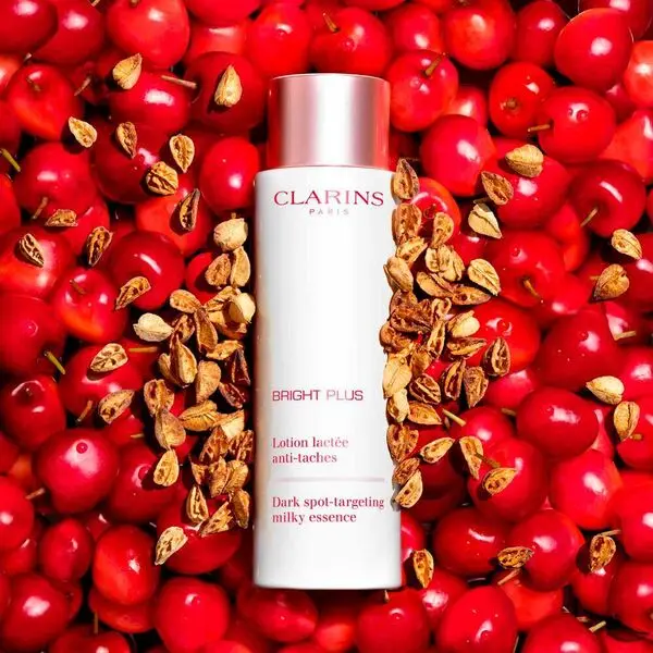 Bright Plus Dark Spot-Targeting Milky Essence 3 Image