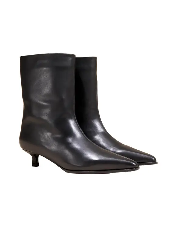 Pointed-Toe Ankle Boots With A Kitten Heel 2 Image