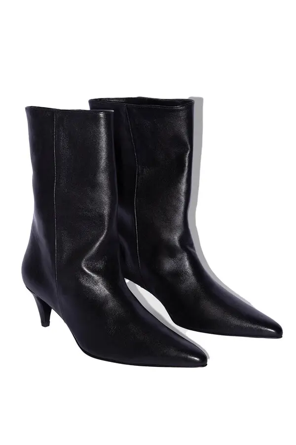 Kitten Heel Pointed-toe Mid Length Boots 1 Image