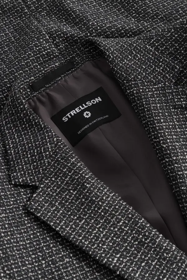 Alzer Jacket in an Anthracite Pattern 2 Image