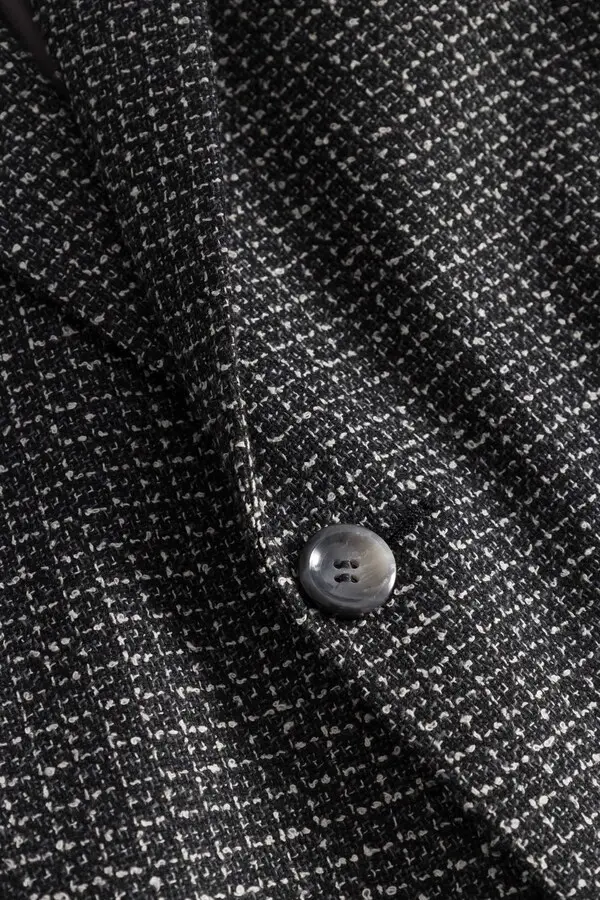 Alzer Jacket in an Anthracite Pattern 4 Image