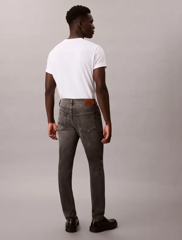 Slim Taper Jeans 3 Image