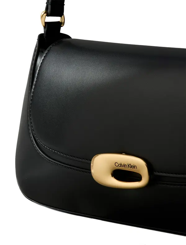 Top Flap Shoulder Bag 1 Image