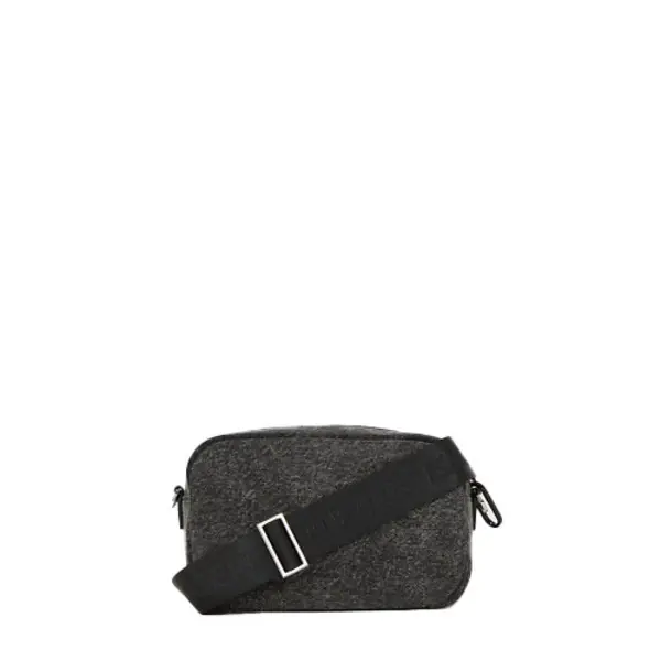 Sporty Camera Bag with Front Zip Pocket 2 Image