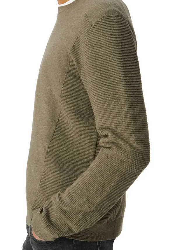 Long Sleeves Knitted Swaeter 2 Image