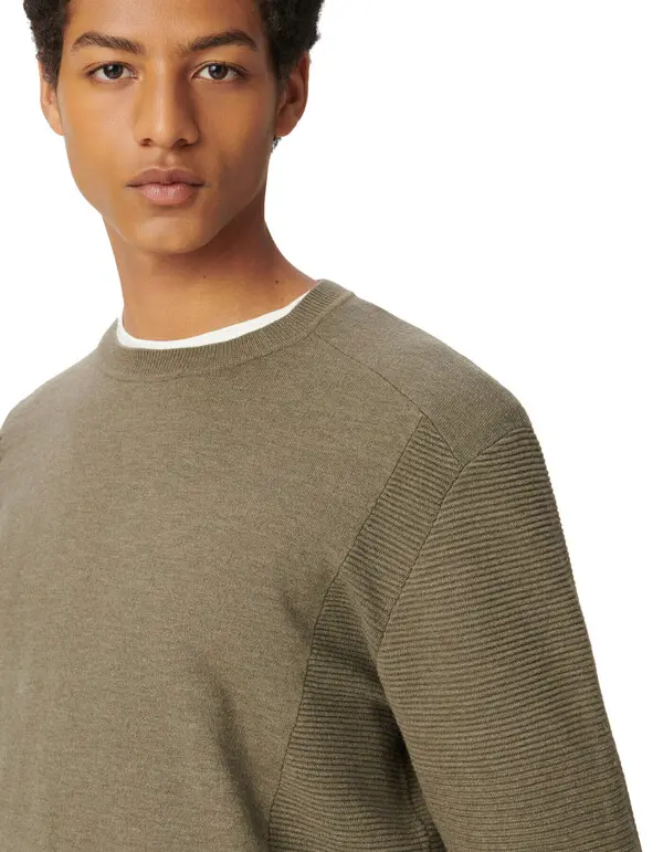 Long Sleeves Knitted Swaeter 4 Image