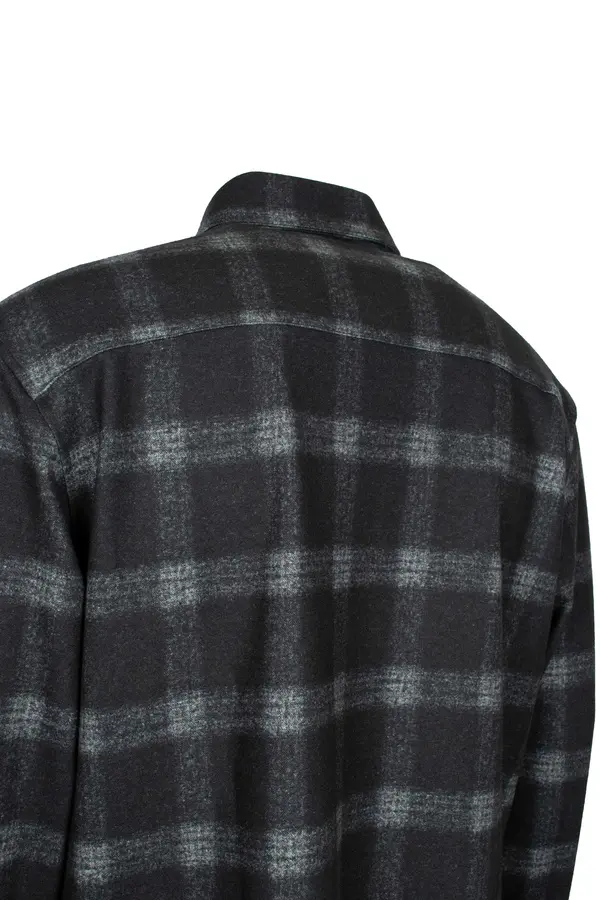 Button-Up Flannel Shirt with Plaid Pattern 3 Image