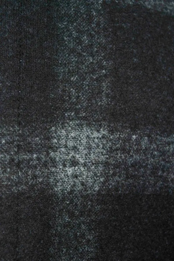 Button-Up Flannel Shirt with Plaid Pattern 5 Image