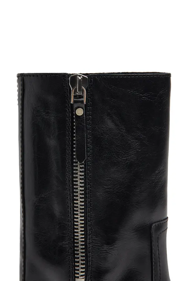 Gunda Rounded Toe Leather Biker Boots 4 Image