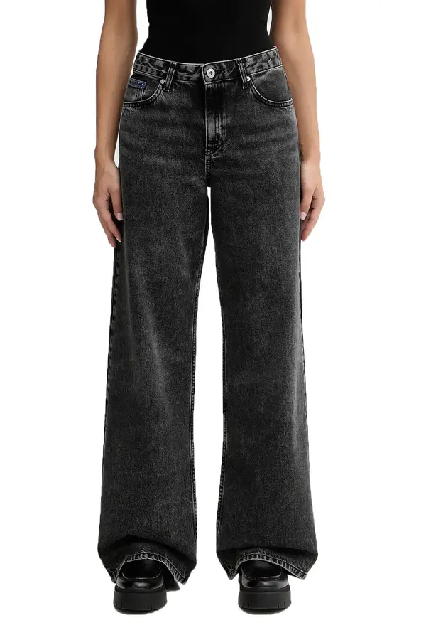 Mid-Waist Relaxed Jeans 1 Image