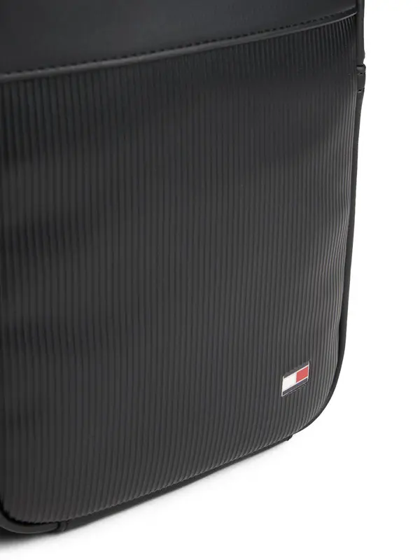 Hilfiger Flag Ribbed Crossbody Reporter Bag 2 Image