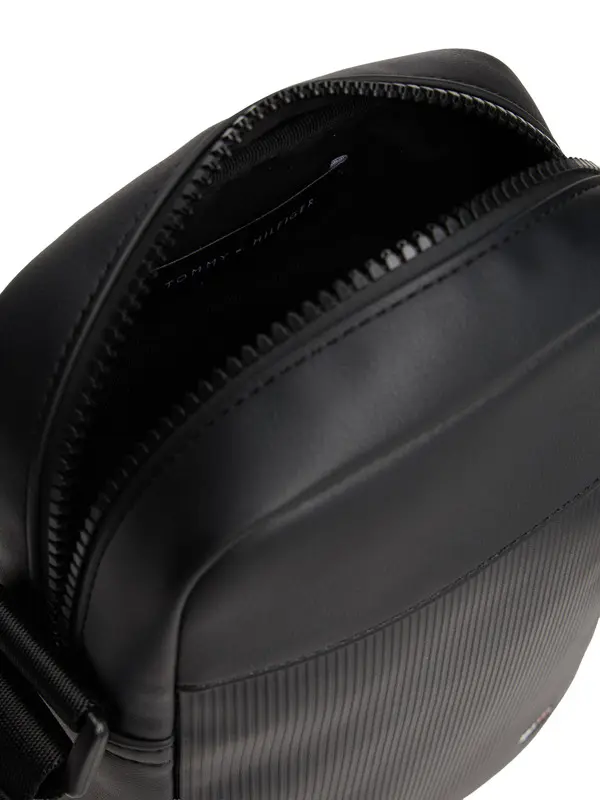 Hilfiger Flag Ribbed Crossbody Reporter Bag 4 Image