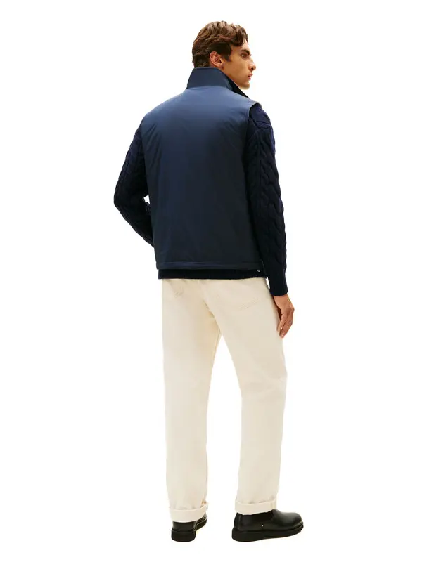 Regular Fit Stand Collar Zip Up Logo Vest 3 Image